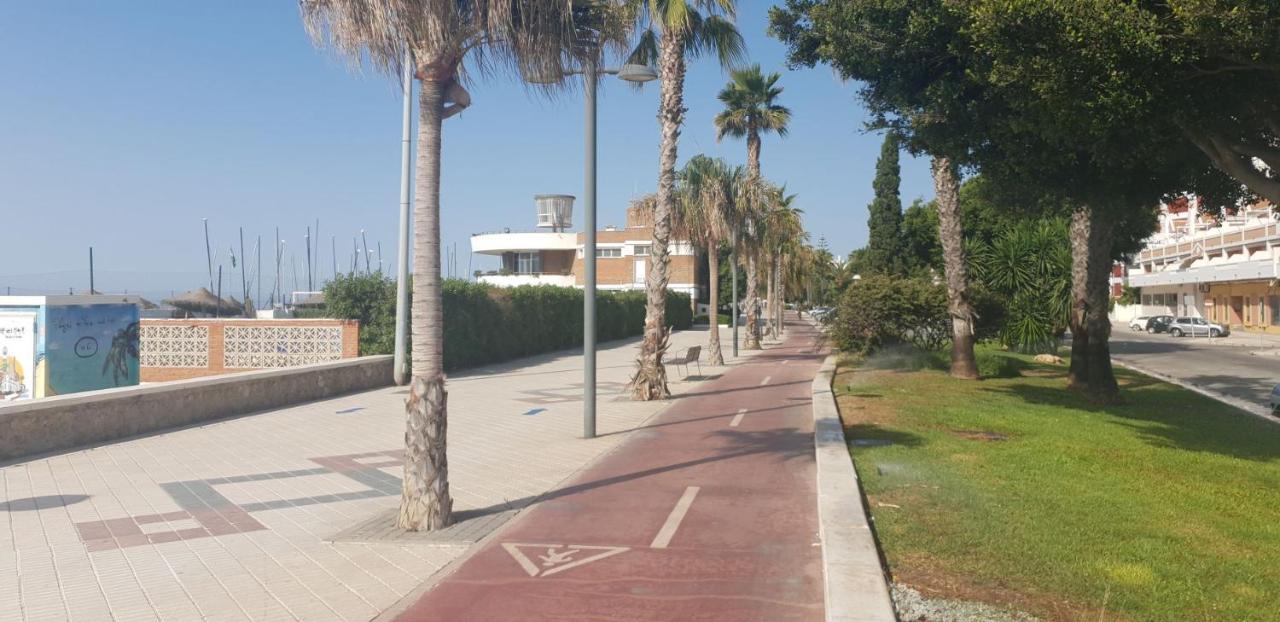 Casa 1ª Linea Paseo Maritimo Torre Del Mar Lägenhet Exteriör bild